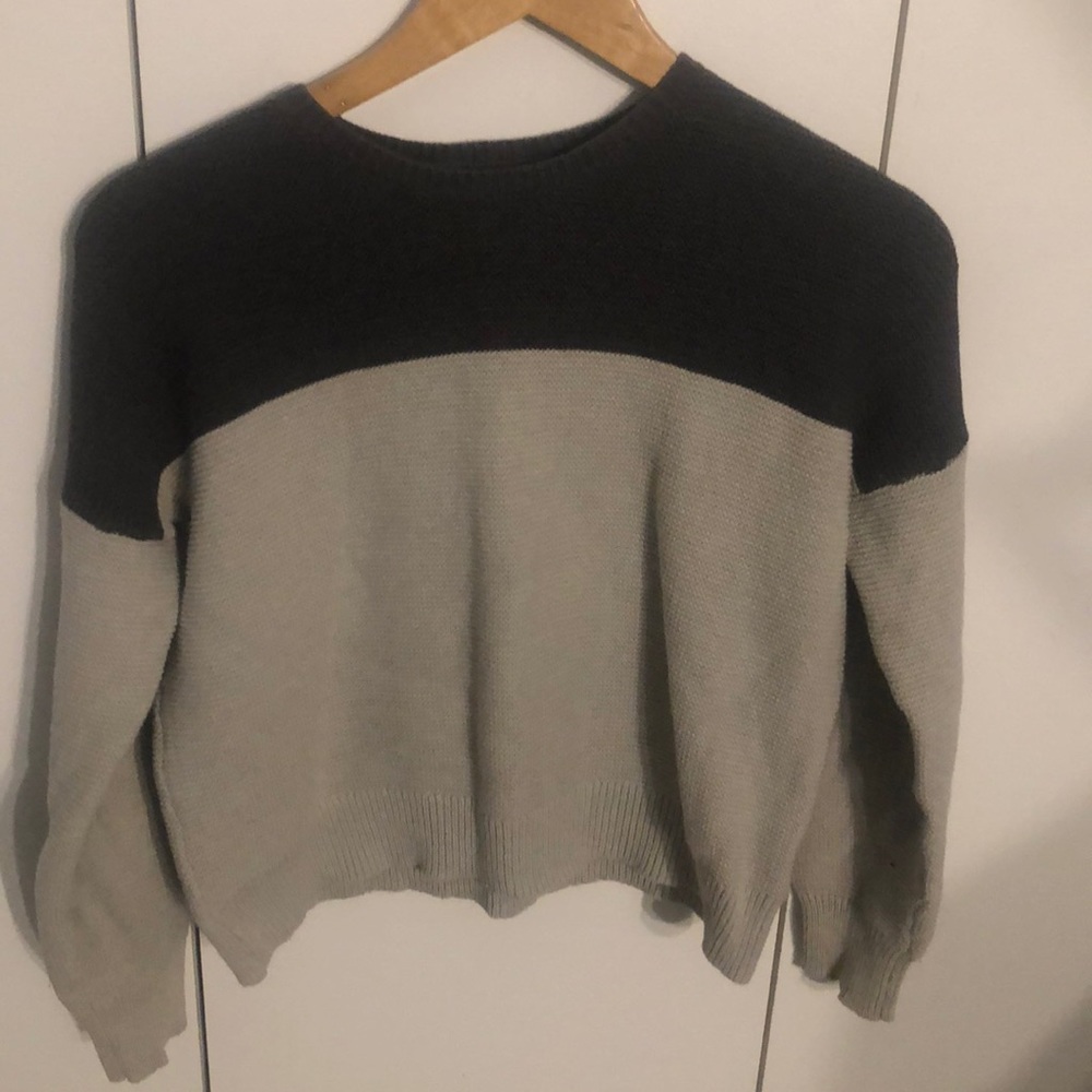 BDG Color Block Grey sweater